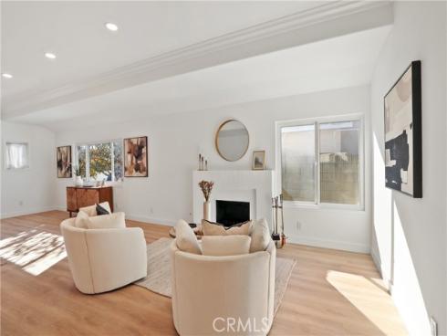 5633  Lakia  , Cypress, CA