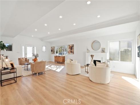 5633  Lakia  , Cypress, CA