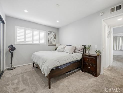 5843  La Jolla  28  Way, Cypress, CA