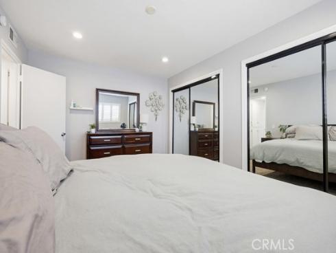 5843  La Jolla  28  Way, Cypress, CA