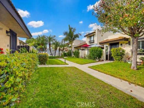 5843  La Jolla  28  Way, Cypress, CA