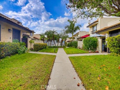5843  La Jolla  28  Way, Cypress, CA