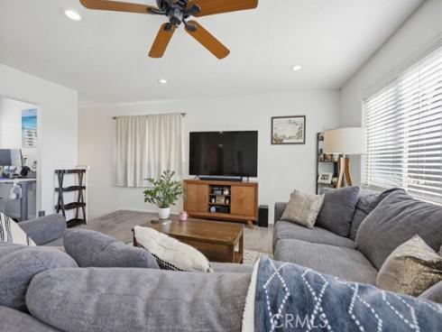 5843  La Jolla  28  Way, Cypress, CA