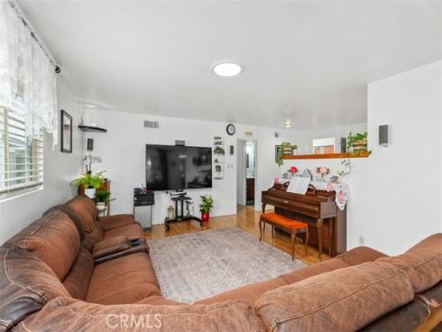 10411  Saint Alban  , Cypress, CA