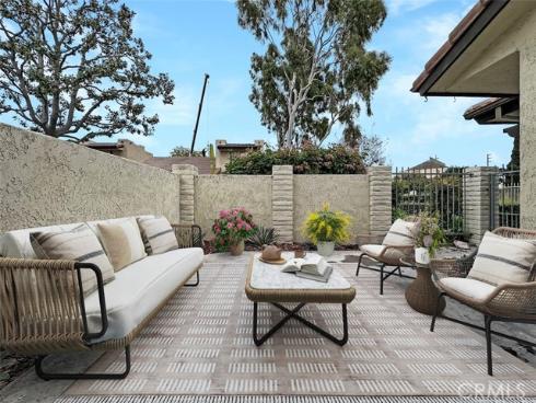 9948 Del Rio , Cypress, CA