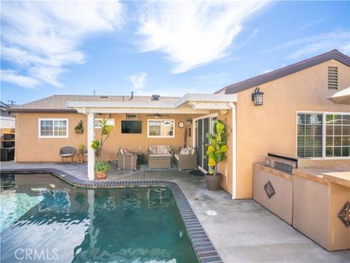 4611  Myra  , Cypress, CA