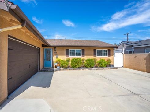 4611  Myra  , Cypress, CA