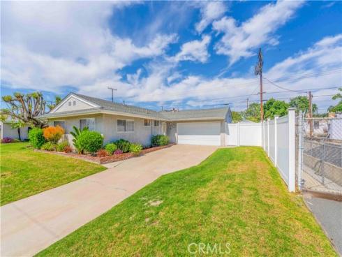 5101  Myra  , Cypress, CA