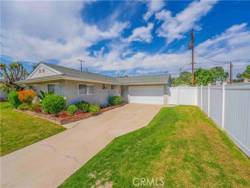 5101  Myra  , Cypress, CA