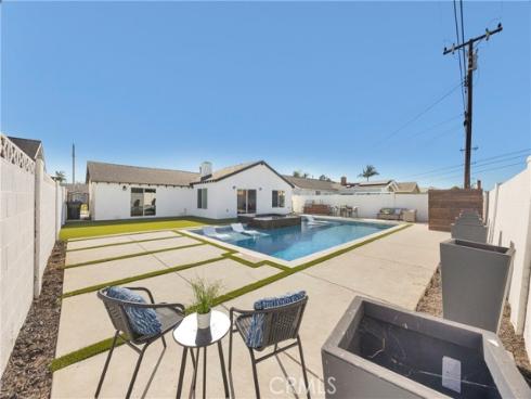 8326  Fontainbleau   Way, Cypress, CA