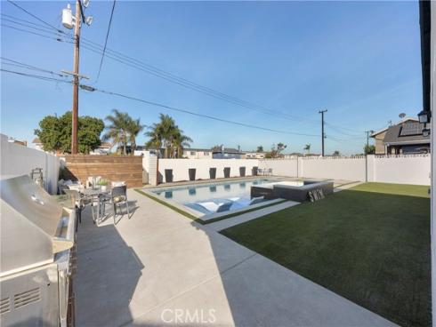 8326  Fontainbleau   Way, Cypress, CA