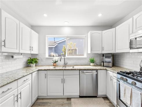 11631  New Zealand   Street, Cypress, CA