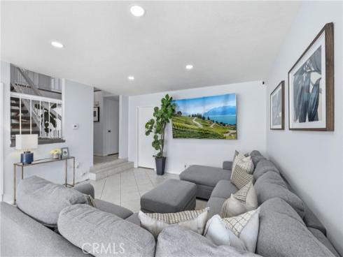 4395  Avenida Carmel  , Cypress, CA