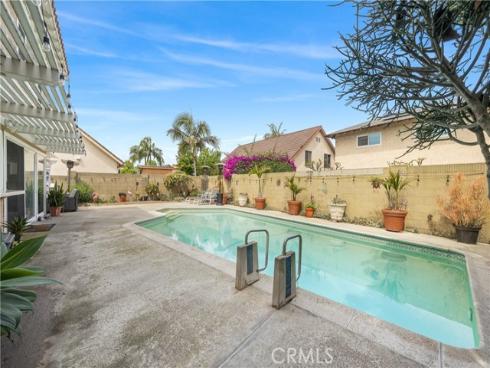 4395  Avenida Carmel  , Cypress, CA