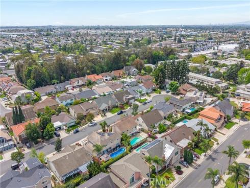 4395  Avenida Carmel  , Cypress, CA