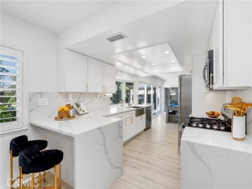 5109 Saratoga Avenue, Cypress, CA