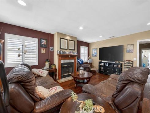 5621 Vonnie Ln , Cypress, CA
