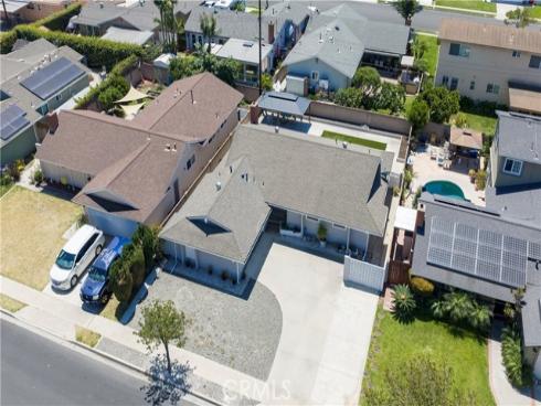 6692 Kiwi Cir , Cypress, CA