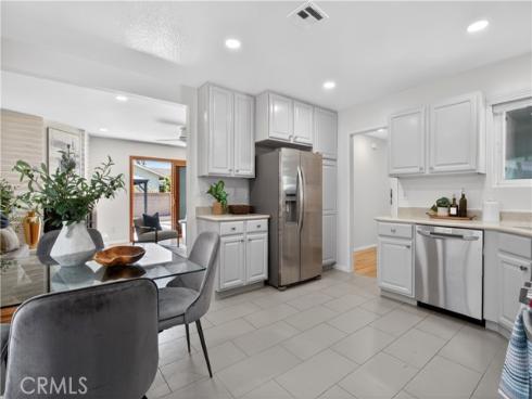 6692 Kiwi Cir , Cypress, CA