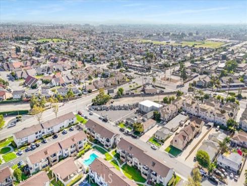 8561 La Salle 53 , Cypress, CA