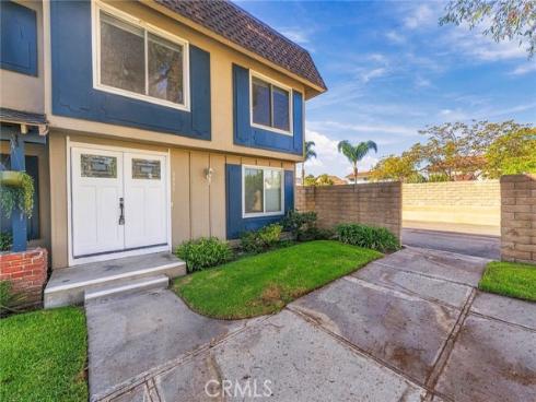4435 Larwin