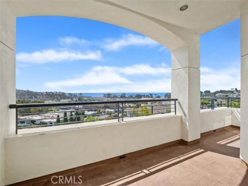 25422 Sea Bluffs 207