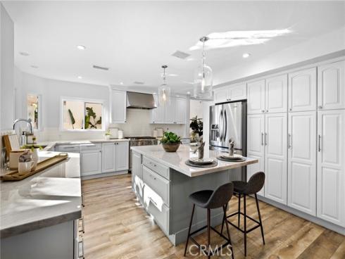 27 Palm Beach Court , Dana Point, CA