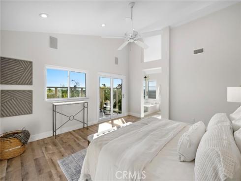 27 Palm Beach Court , Dana Point, CA