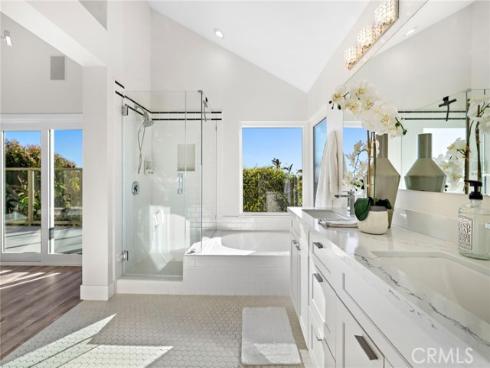 27 Palm Beach Court , Dana Point, CA