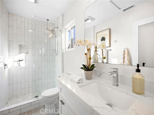 27 Palm Beach Court , Dana Point, CA