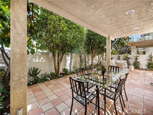 27 Palm Beach Court , Dana Point, CA
