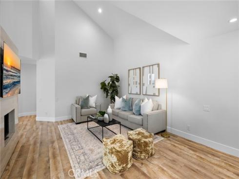 27 Palm Beach Court , Dana Point, CA