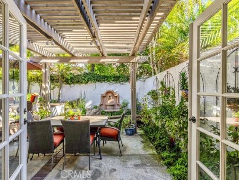 16  Saint John  , Dana Point, CA