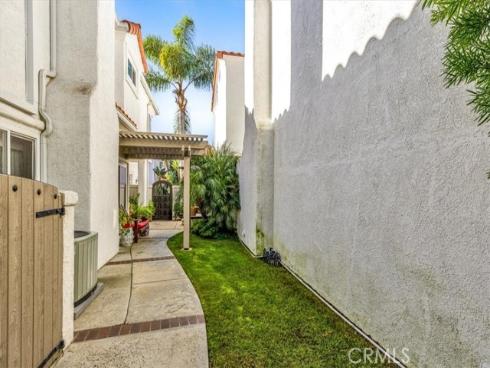 16  Saint John  , Dana Point, CA