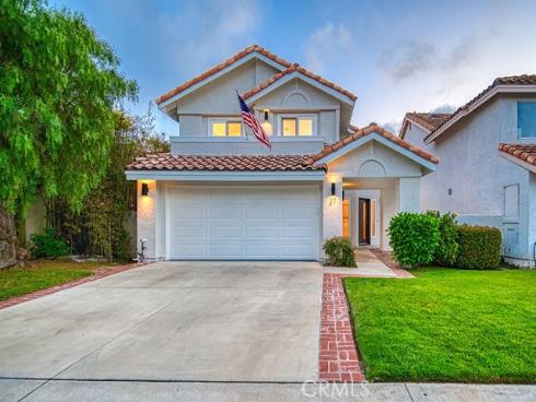 27 Palm Beach Court, Dana Point, CA