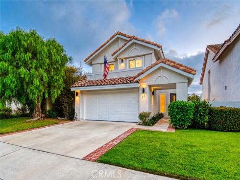 27 Palm Beach Court, Dana Point, CA
