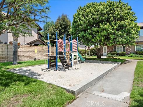 10059  Los Caballos   Court, Fountain Valley, CA