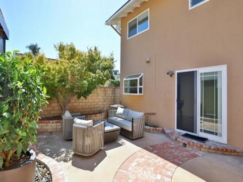 10586  La Rosa   Lane, Fountain Valley, CA