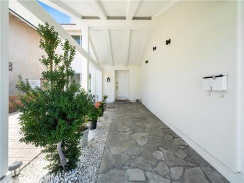 10900 San Leon Avenue, Fountain Valley, CA