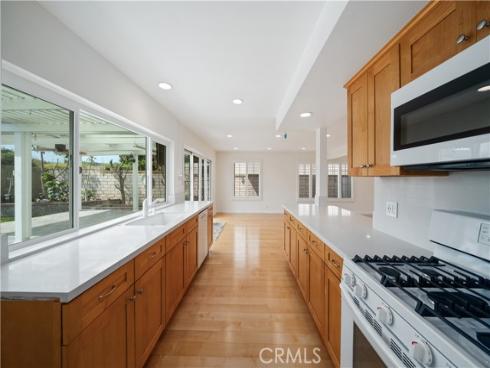 10900 San Leon Avenue, Fountain Valley, CA