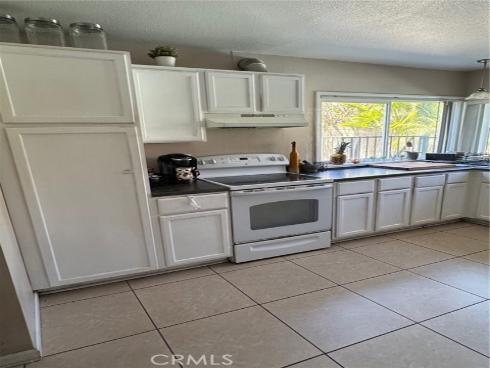 9775 Hibiscus Avenue, Fountain Valley, CA