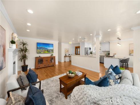 17686 Walnut Street , Fountain Valley, CA