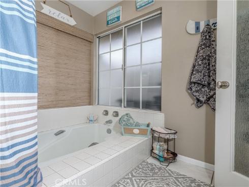 18250 Devonwood Circle, Fountain Valley, CA