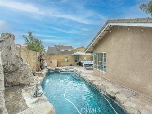 18250 Devonwood Circle, Fountain Valley, CA