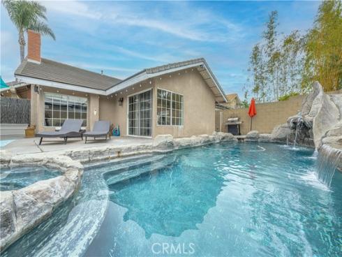 18250 Devonwood Circle, Fountain Valley, CA