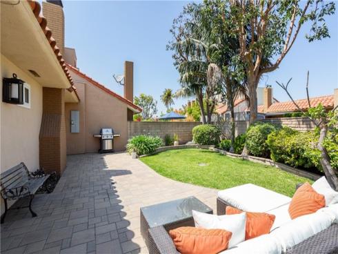 17689 Los Jardines , Fountain Valley, CA