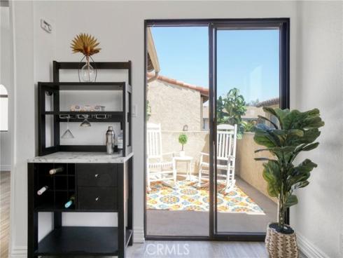 17333 Brookhurst F4 Street, Fountain Valley, CA