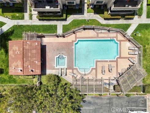 17333 Brookhurst F4 Street, Fountain Valley, CA