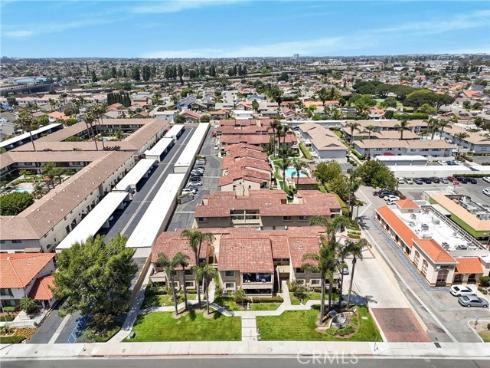 17333 Brookhurst F4 Street, Fountain Valley, CA