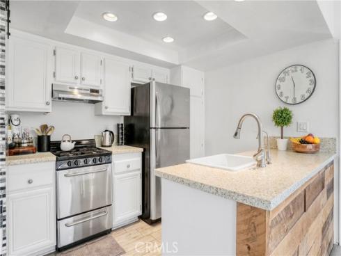 17333 Brookhurst F4 Street, Fountain Valley, CA